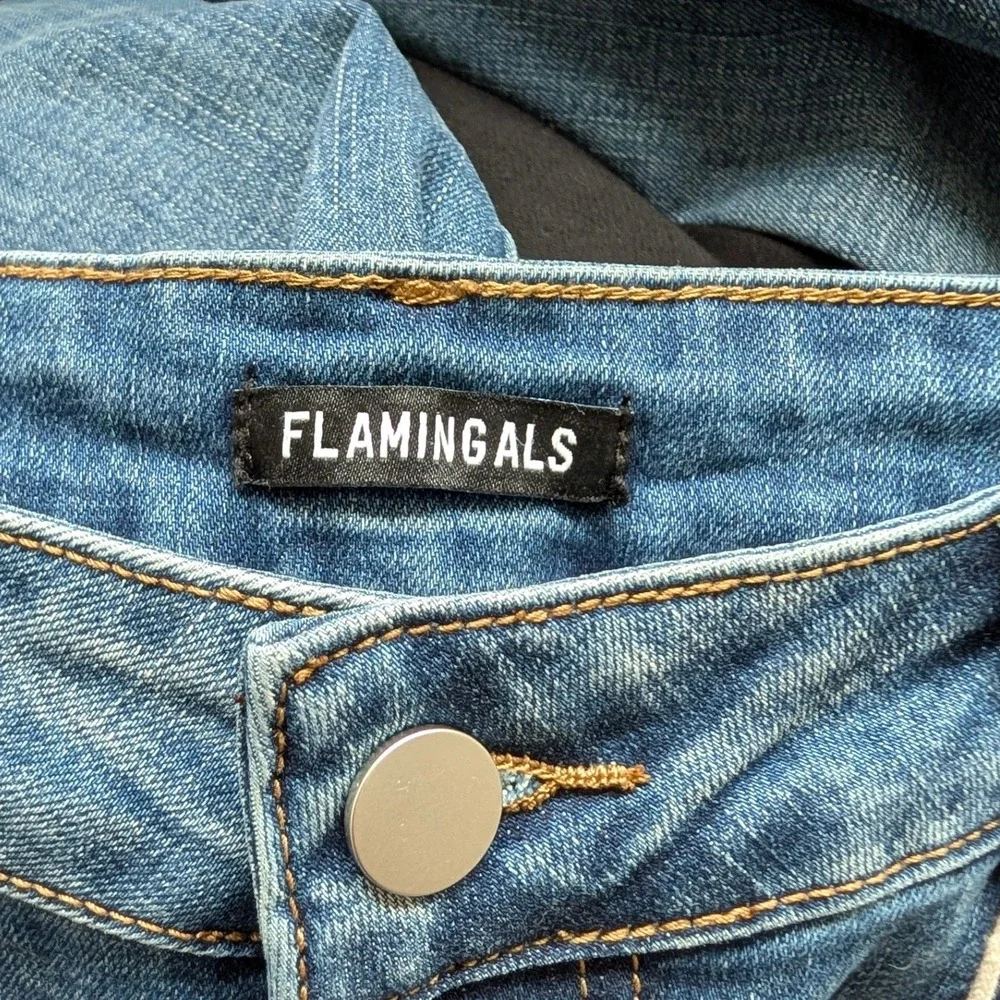 Flamingals Mide Rise Straight Leg Embroidered Hem Jeans Blue Size L NWT